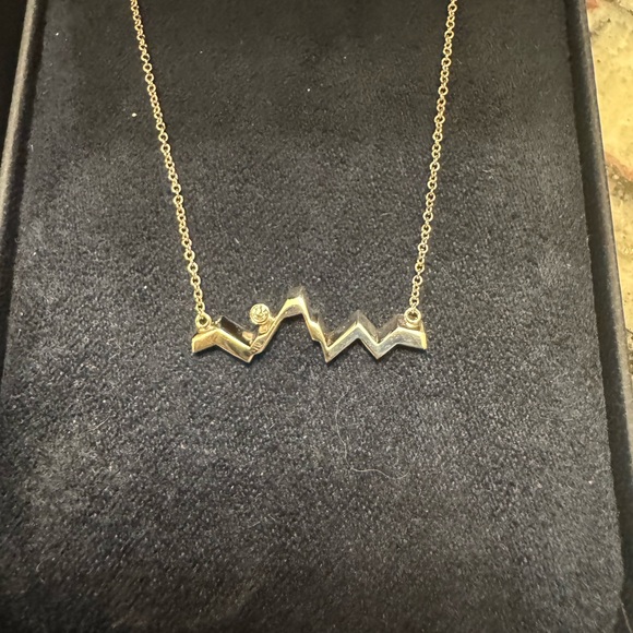 14k White Gold Mountain Outline Necklace 18” - Picture 9 of 15